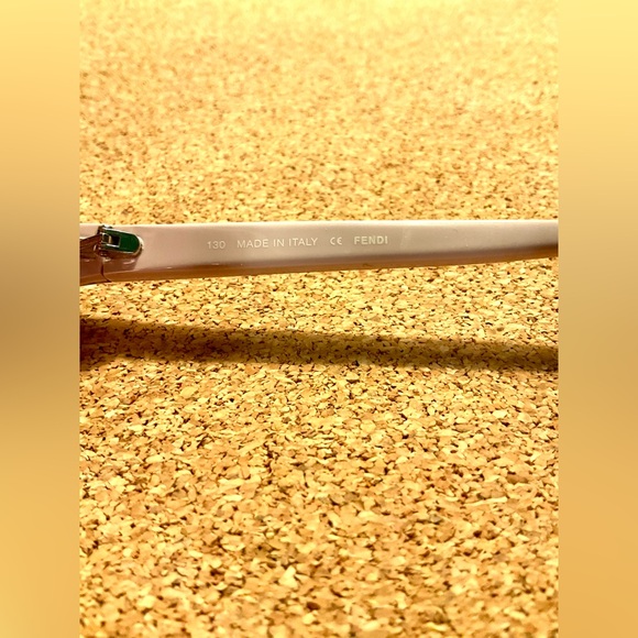 Fendi Bold pink Sunglasses with dangling silver logo charm - Picture 8 of 8